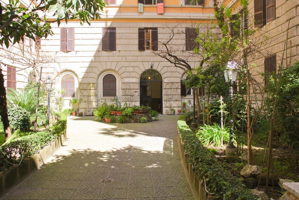 Appartamento Larisarooms Roma Exterior foto